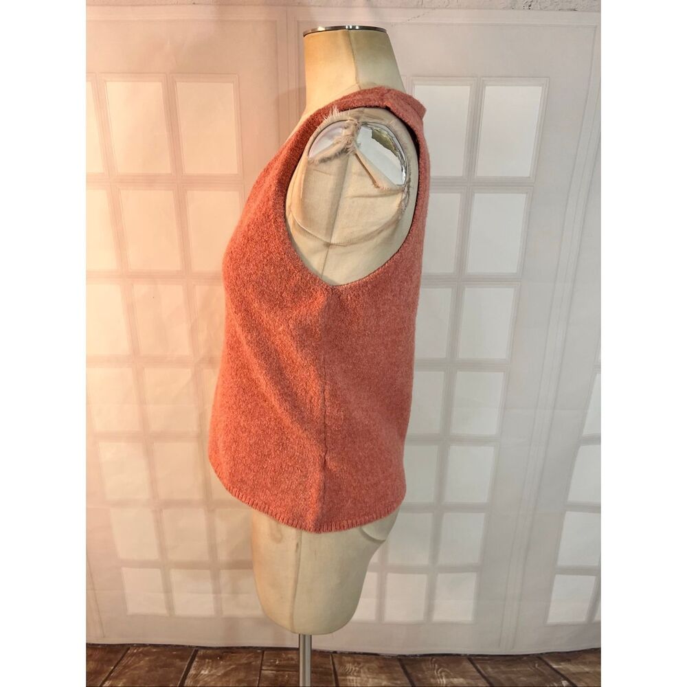 Express Coral Pink V-Neck Boucle Knit Sleeveless Sweater Tank Top Size Large - Picture 4 of 8